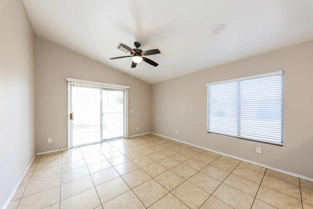 Building Photo - 13117 N El Frio St