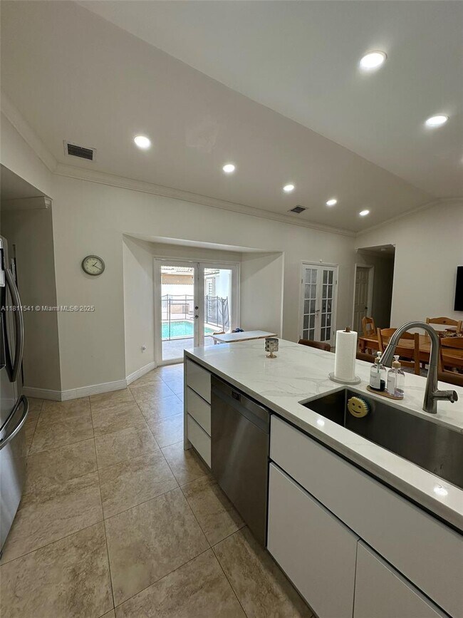 Building Photo - 11421 SW 145th Ave