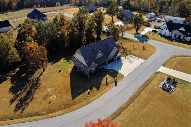 Building Photo - 10125 Raindrop Ln