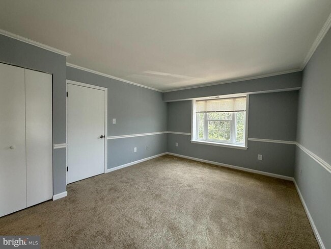 Building Photo - 6921 Victoria Dr
