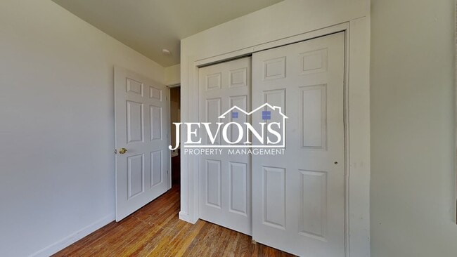 Building Photo - Charming 5-bedroom home near shopping, parks, and University of Puget Sound - Minutes from Cheney...