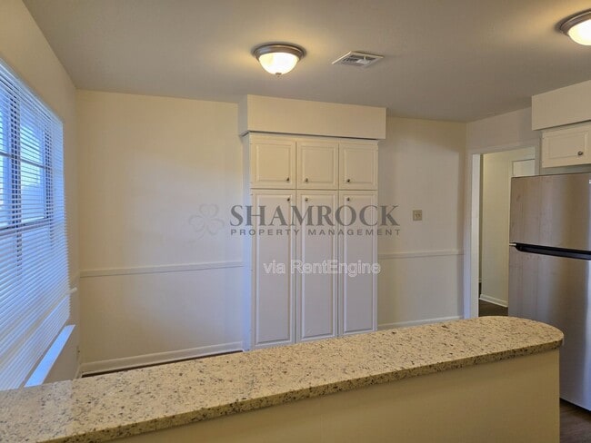 Building Photo - 7208 Sanger Ave