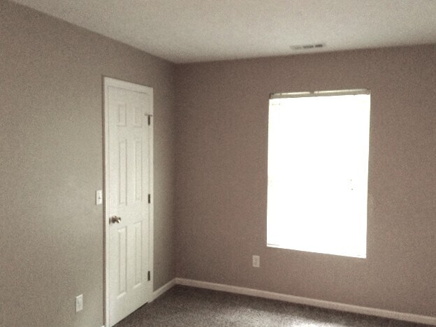 Building Photo - 3915 Little Creek Dr