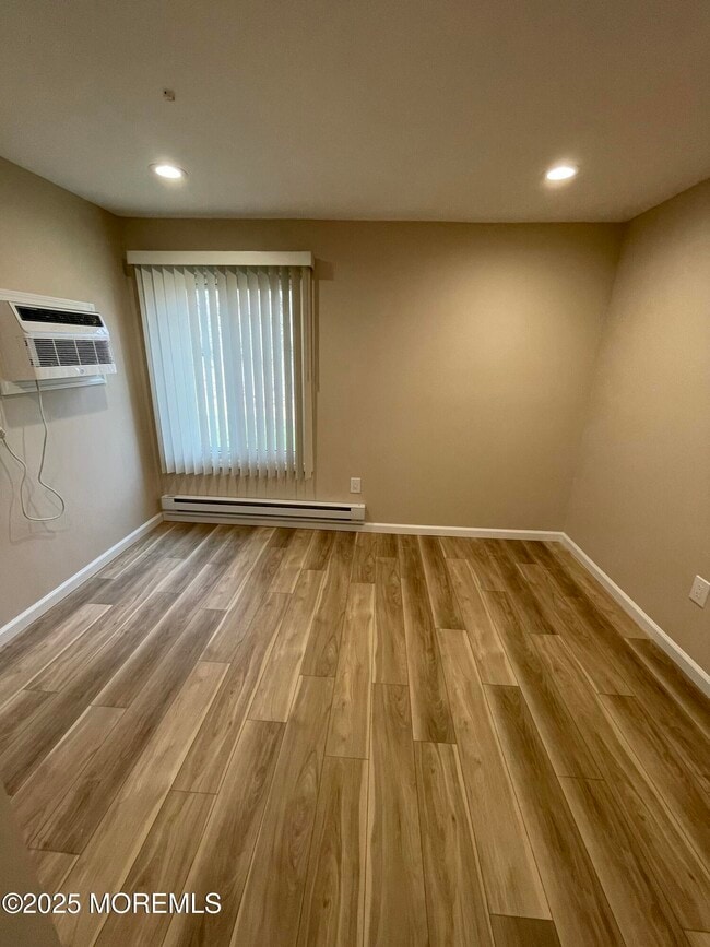 Building Photo - 27 Meadow Green Cir
