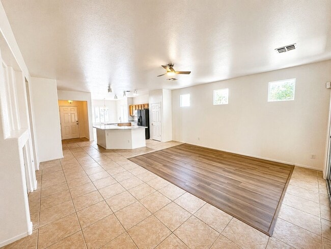 Building Photo - 10912 Golden Birch Pl