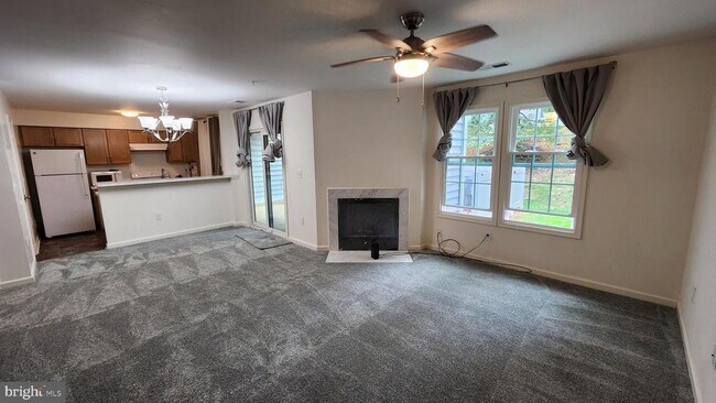 Building Photo - 14225 Jib St