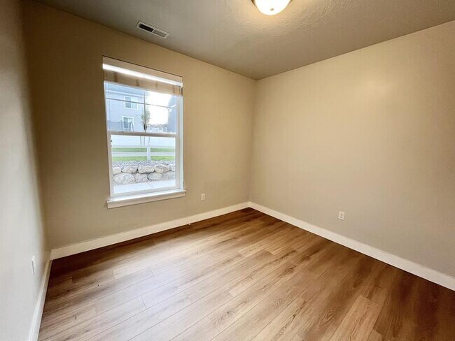 Building Photo - 13084 S Tortola Dr