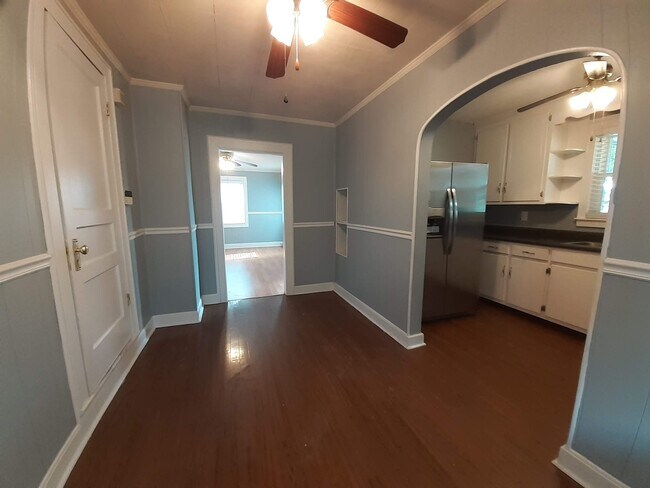 Building Photo - 2001 Highland Ave