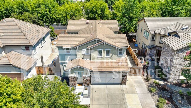 Building Photo - 2469 Kinsella Way