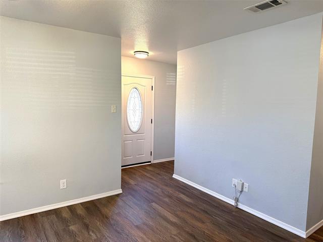 Building Photo - 1826 N Woods St