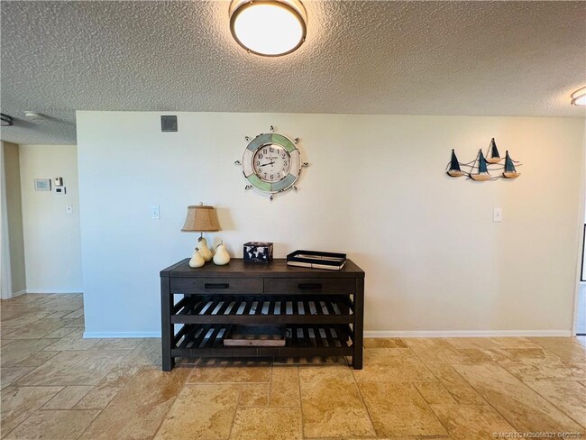 Building Photo - 10044 S Ocean Dr