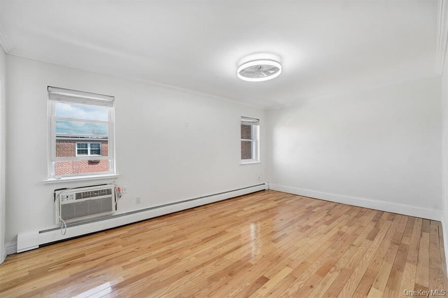 Building Photo - 1435 E 80th St