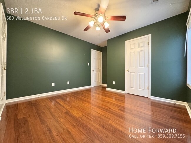 Building Photo - 580 Wellington Gardens Dr