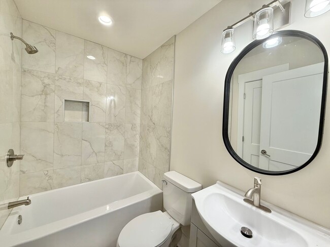 Building Photo - Newly Remodeled 2BD, 1BA Downtown Raleigh ...