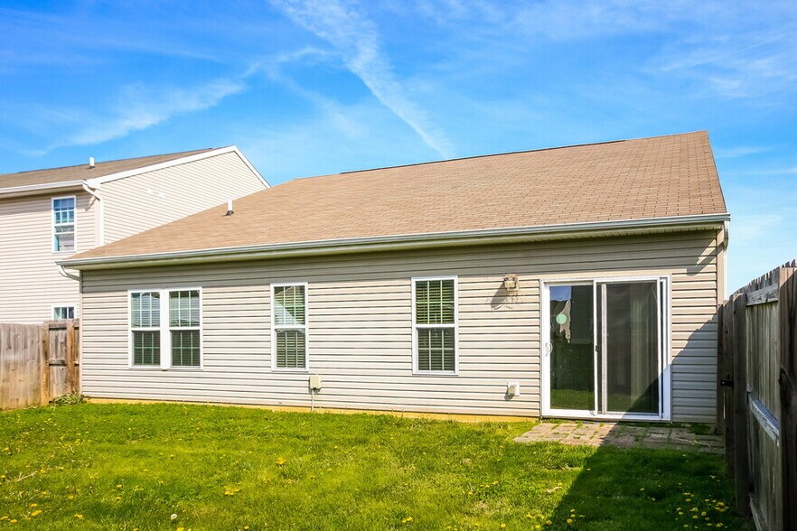 Building Photo - 8415 Gates Corner Dr