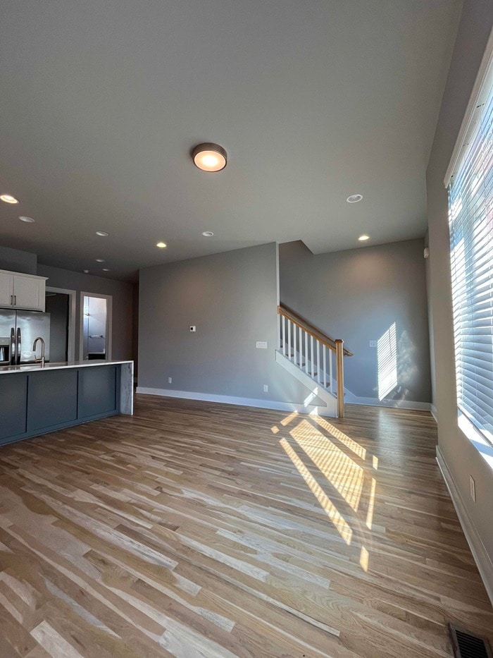 Building Photo - 976 Youngs Ln