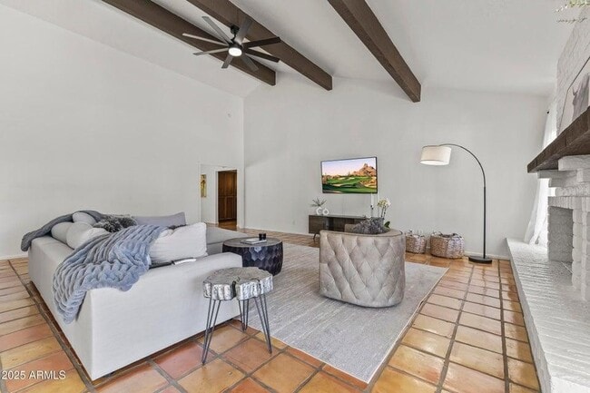 Building Photo - 7363 E Paradise Dr