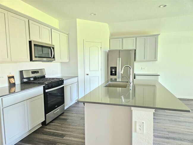 Building Photo - 5029 Almond Ter Dr