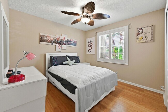 Building Photo - 2241 Soundings Ct