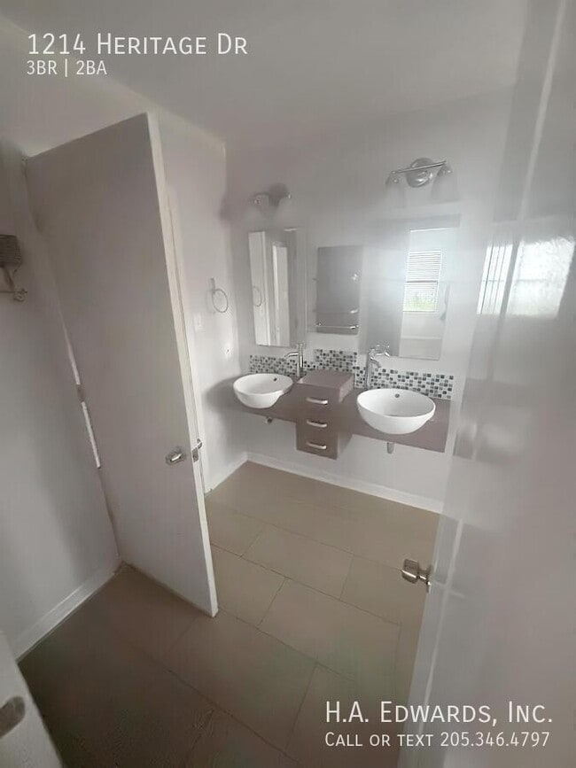 Building Photo - 1214 Heritage Dr