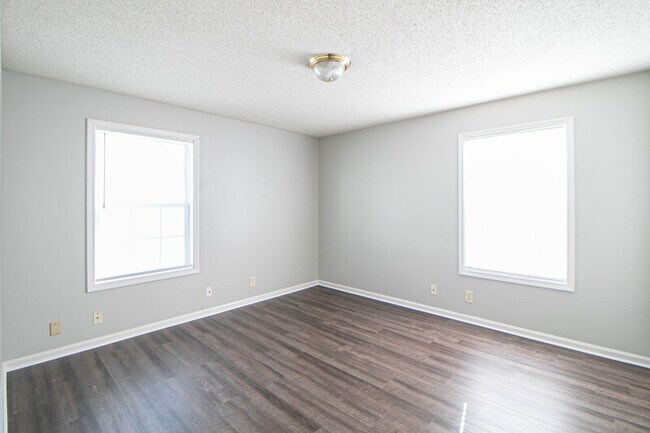 Building Photo - 145 Darlene Dr
