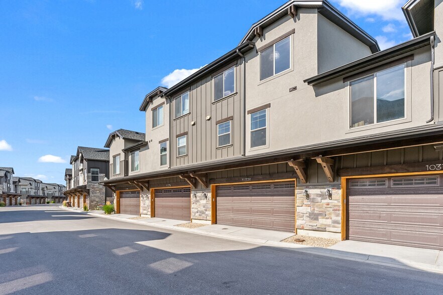 Building Photo - 10374 S Sage Canal Way