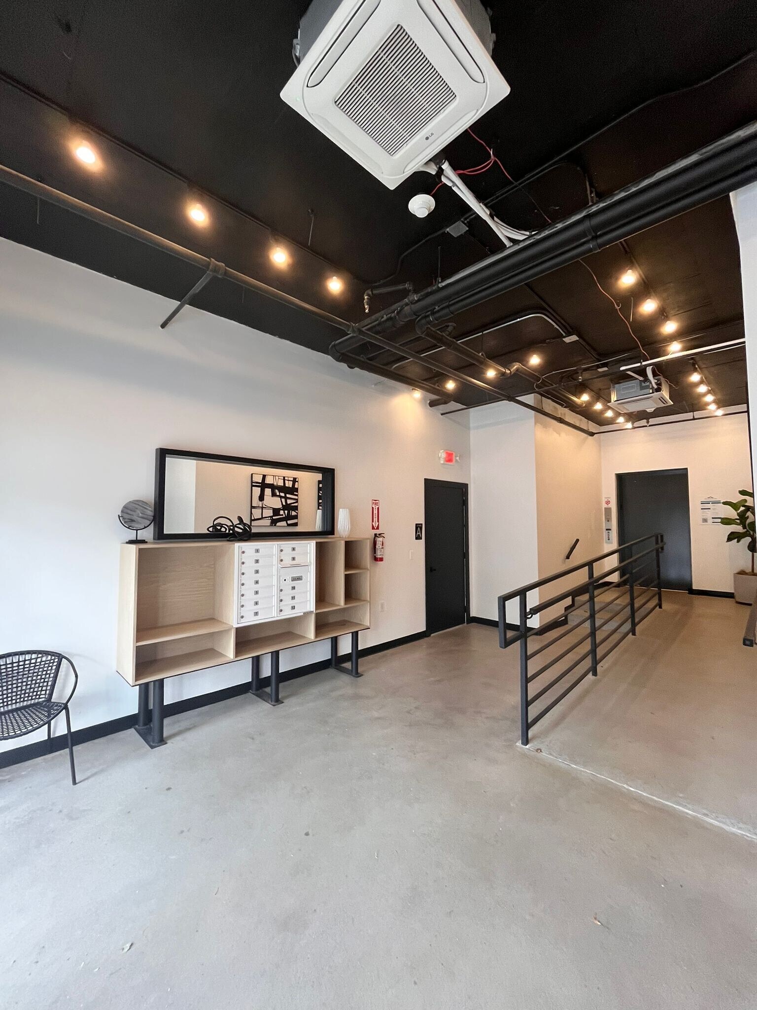 Building Photo - 276 Duncan Ave