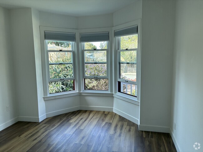 Building Photo - 310 Chestnut St