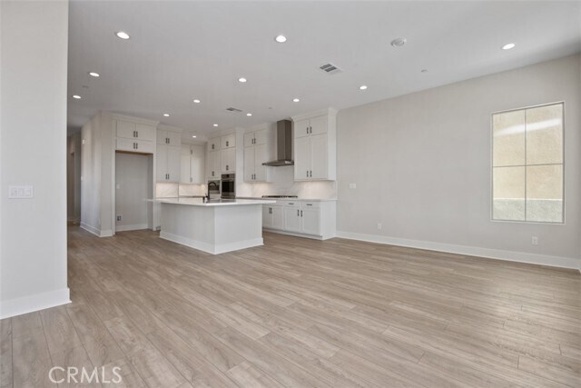 Building Photo - 9355 Astor