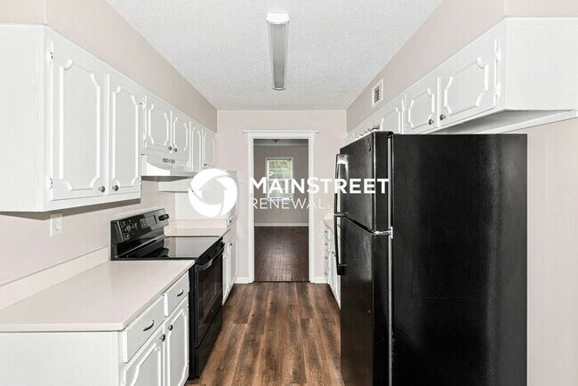 Building Photo - 3 Bedroom Pet-Friendly Home in Bartlett, TN with Main Street Renewal