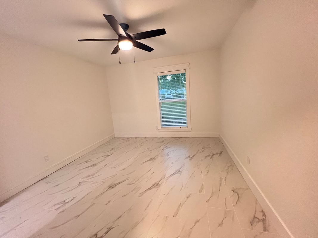 Building Photo - 20156 Russell Dr