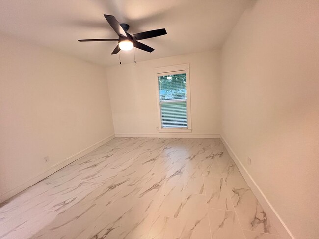 Building Photo - 20156 Russell Dr