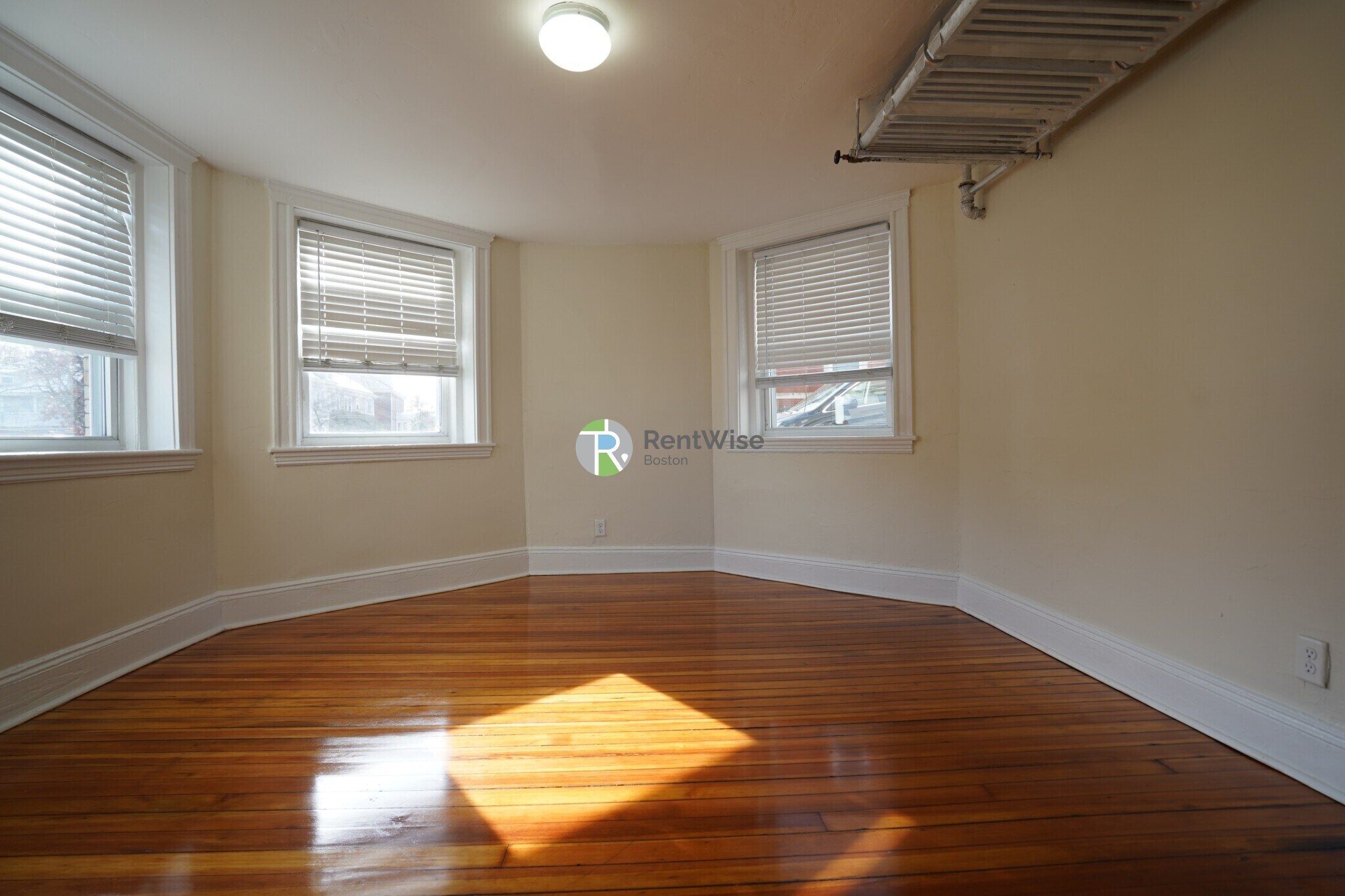 Building Photo - 7 Mt Hood Rd