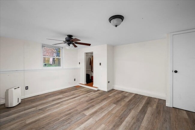 Building Photo - Ranch-style residence offers 3 bedrooms an...