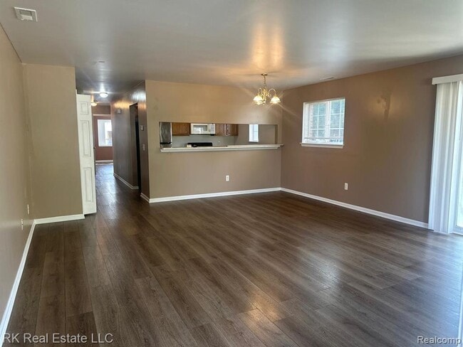 Building Photo - 3581 Reeves Dr