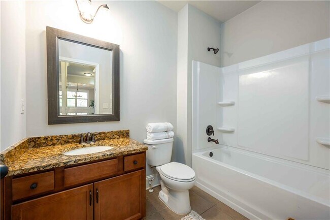 Building Photo - 5875 Chestnut Dr