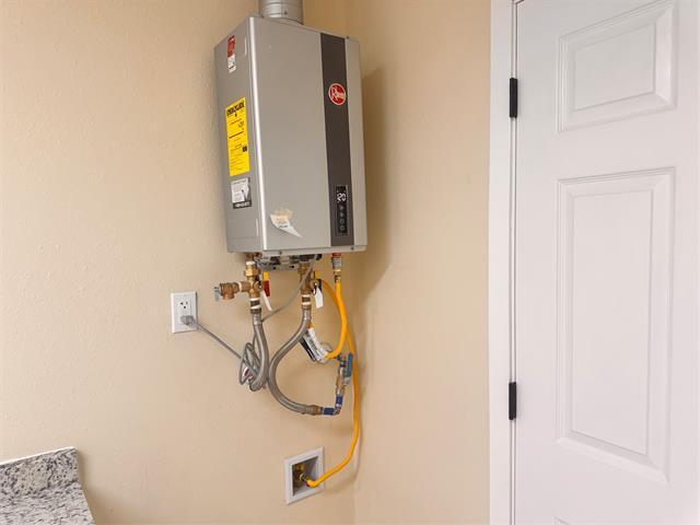 Building Photo - 914 W Hunt St