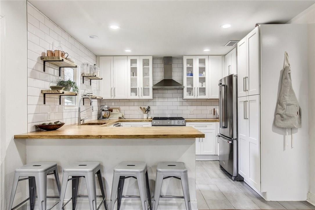 Newly Remodeled Kitchen, Floating Shelves, New Appliances - 5715 Joe Sayers Ave