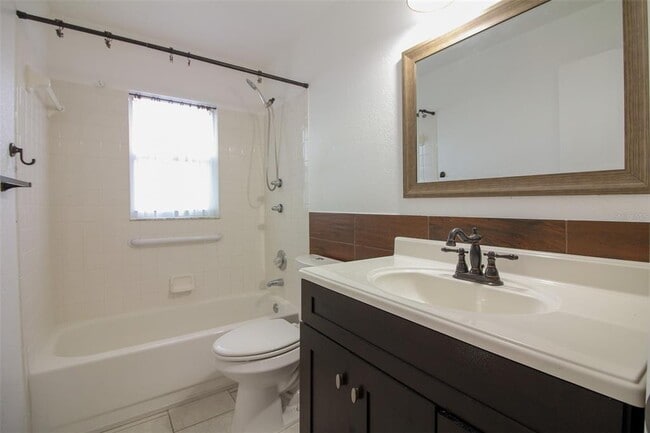 Building Photo - 3150 Big Valley Dr