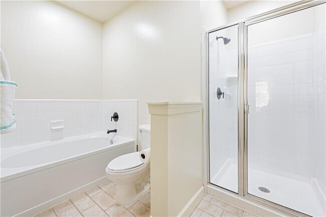 Building Photo - 1402 Markan Dr NE