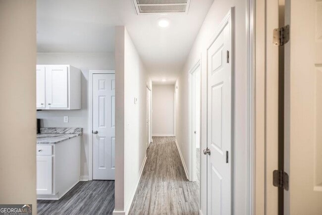 Building Photo - 101 Shasta Dr