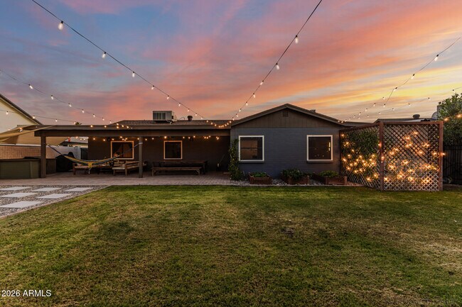 Building Photo - 2200 N Los Altos Dr