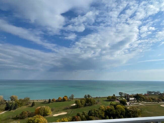 Building Photo - 3900 N Lake Shore Dr