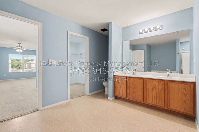 Building Photo - 10805 Dry Stone Dr