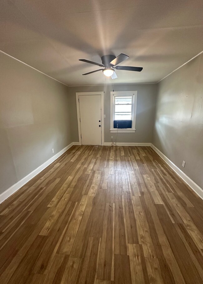 Building Photo - Stunning Historic Home - Sheffield, AL