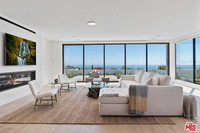 Building Photo - 3616 Shoreheights Dr