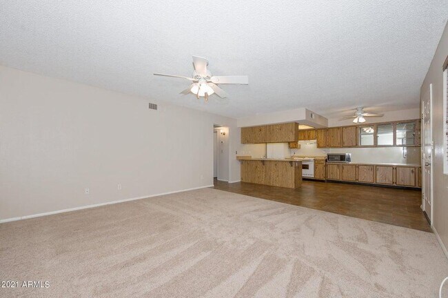 Building Photo - 1262 N 84th Pl