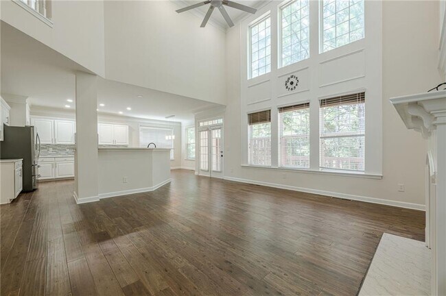 Building Photo - 4720 Shiloh Springs Rd