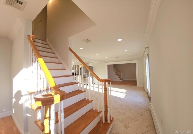 Building Photo - 34 Arch Ln