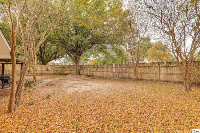 Building Photo - 1110 Hilton St